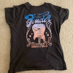 basic tee! cute grey! barley worn!